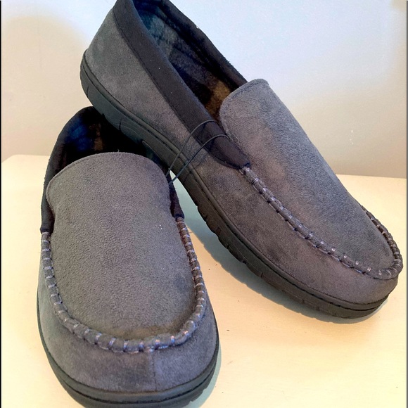 Hanes Other - NWT! Men’s moccasin slippers, size XL (11-12)